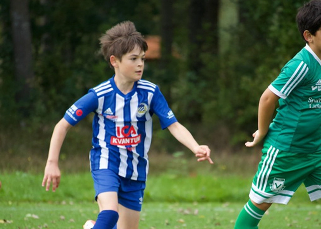 Fast winger